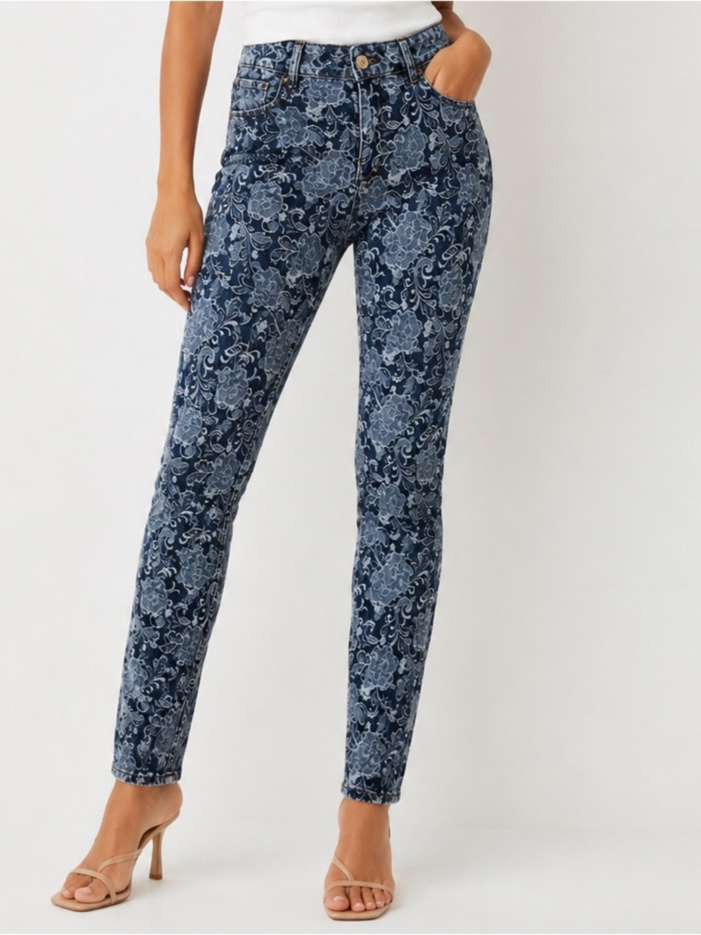 Chico’s Floral Print Jeans – Size 00 (US 2 Regular) – NWOT